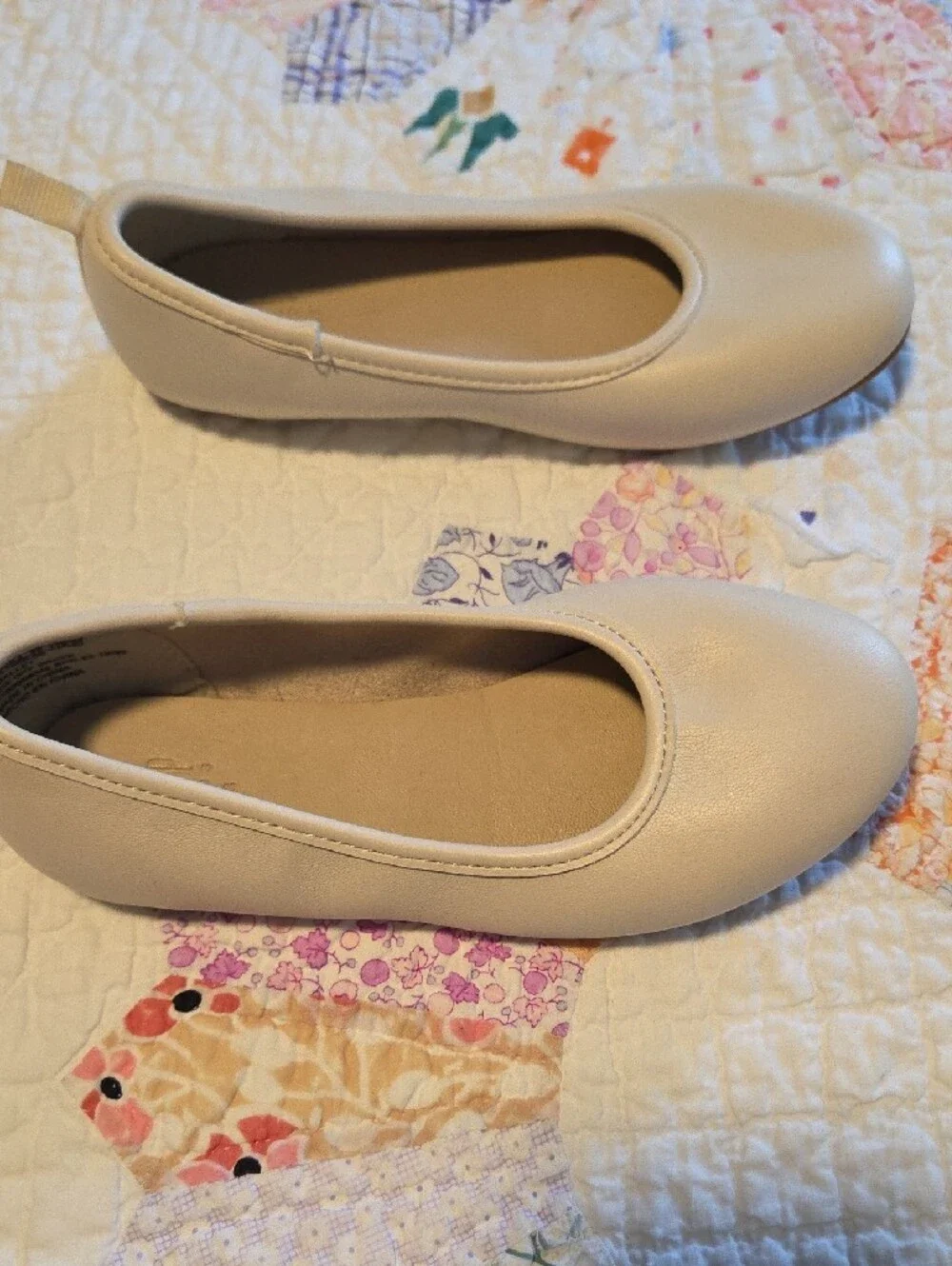 GAP Girl's Light Beige Round-Toe Ballet Flats